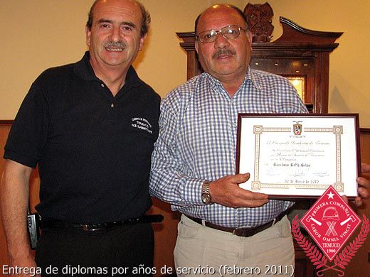 Distinguen a primerinos por cumplir años de servicio