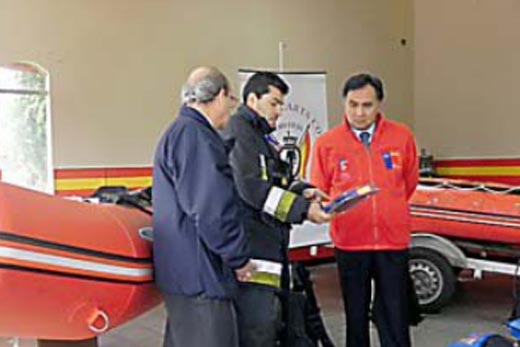 Cuarta Compañía de Temuco recibe nuevo bote zodiac