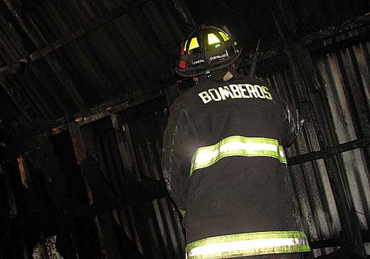 Incendio afectó dos viviendas en Padre Las Casas