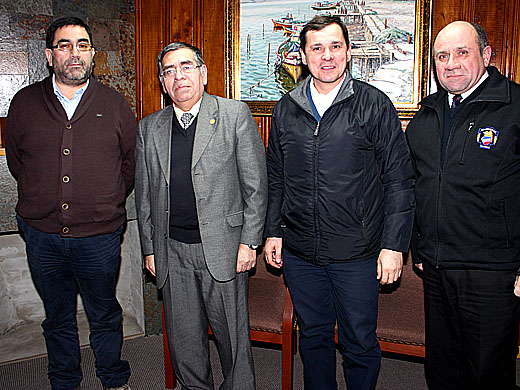 Encuentro de diputado con autoridades bomberiles