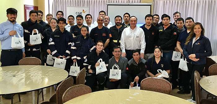 CGE Araucanía capacitó a Bomberos en riesgos eléctricos