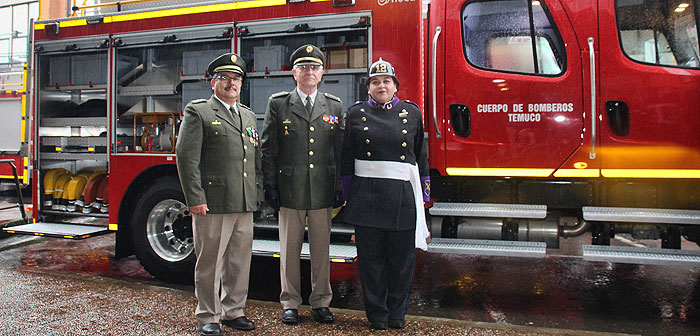 Entregan 17 nuevos carros para Bomberos de La Araucanía