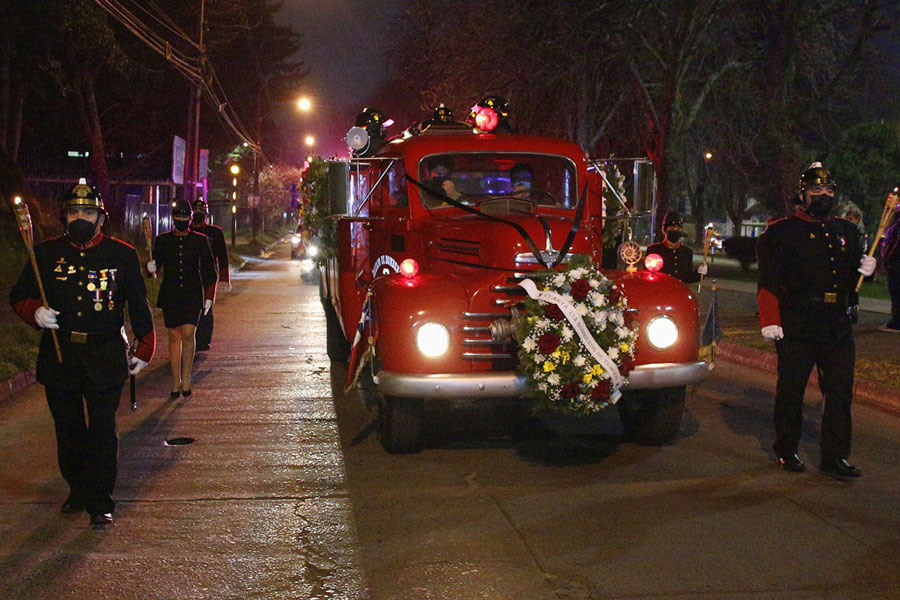 Transmisión en vivo de los funerales bombero insigne Idelfondo Álvarez