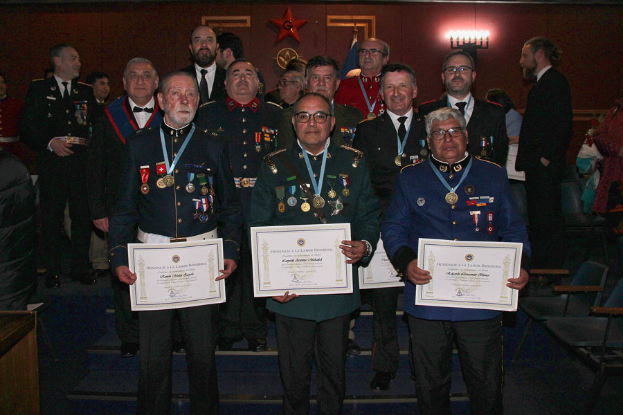Logia Masónica entregó la medalla “German Tenderini” a siete bomberos destacados en Temuco