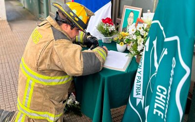 El Cuerpo de Bomberos de Temuco entregó sus condolencias a Carabineros tras asesinato de 3 de sus miembros